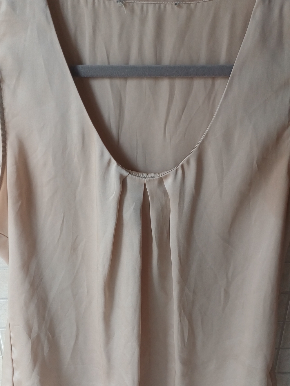 Lightweight Gold Tank - Picture 3 of 3